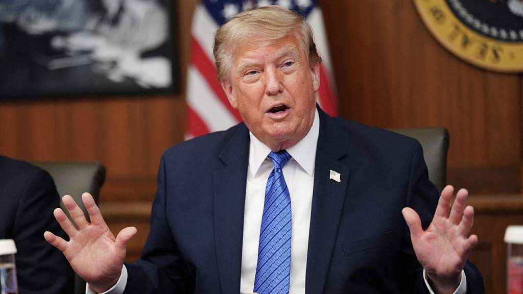 Presiden Amerika Serikat Donald Trump saat memberikan keterangan pers di Gedung Putih terkait situasi konflik di Timur Tengah.