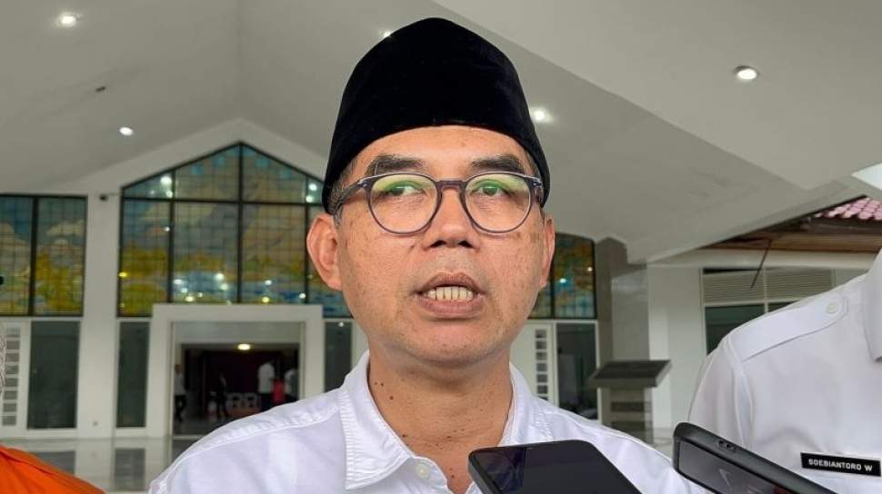 Kantor Sekretariat Daerah Kabupaten Bogor di Cibinong yang tampak megah saat aktivitas perkantoran berjalan normal.
